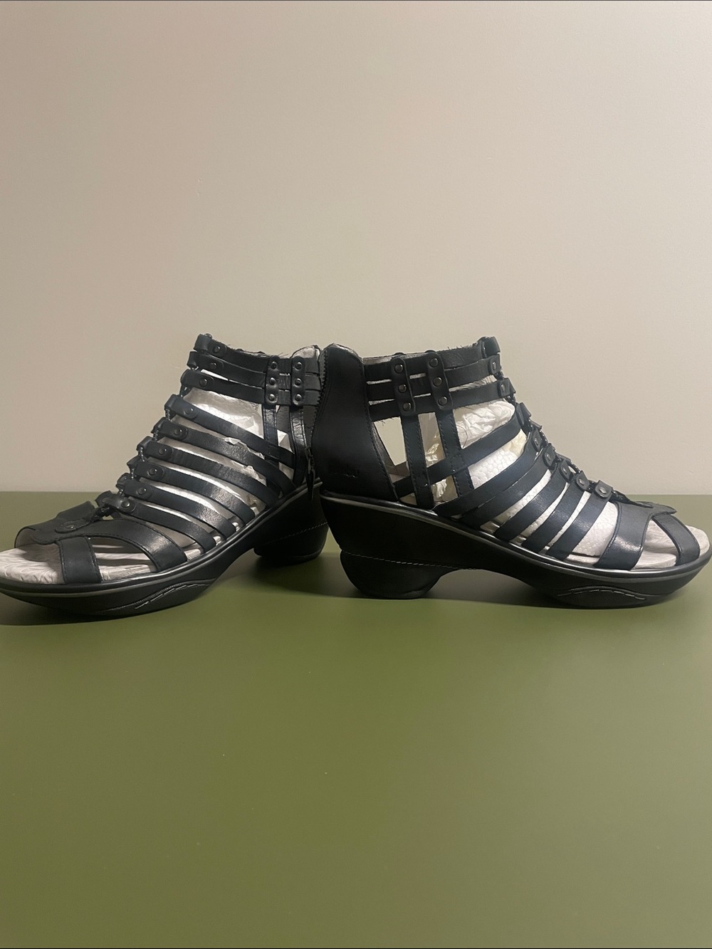 Jambo Sugar Black Leather Wedge Sandals, 9M - Picture 10 of 10